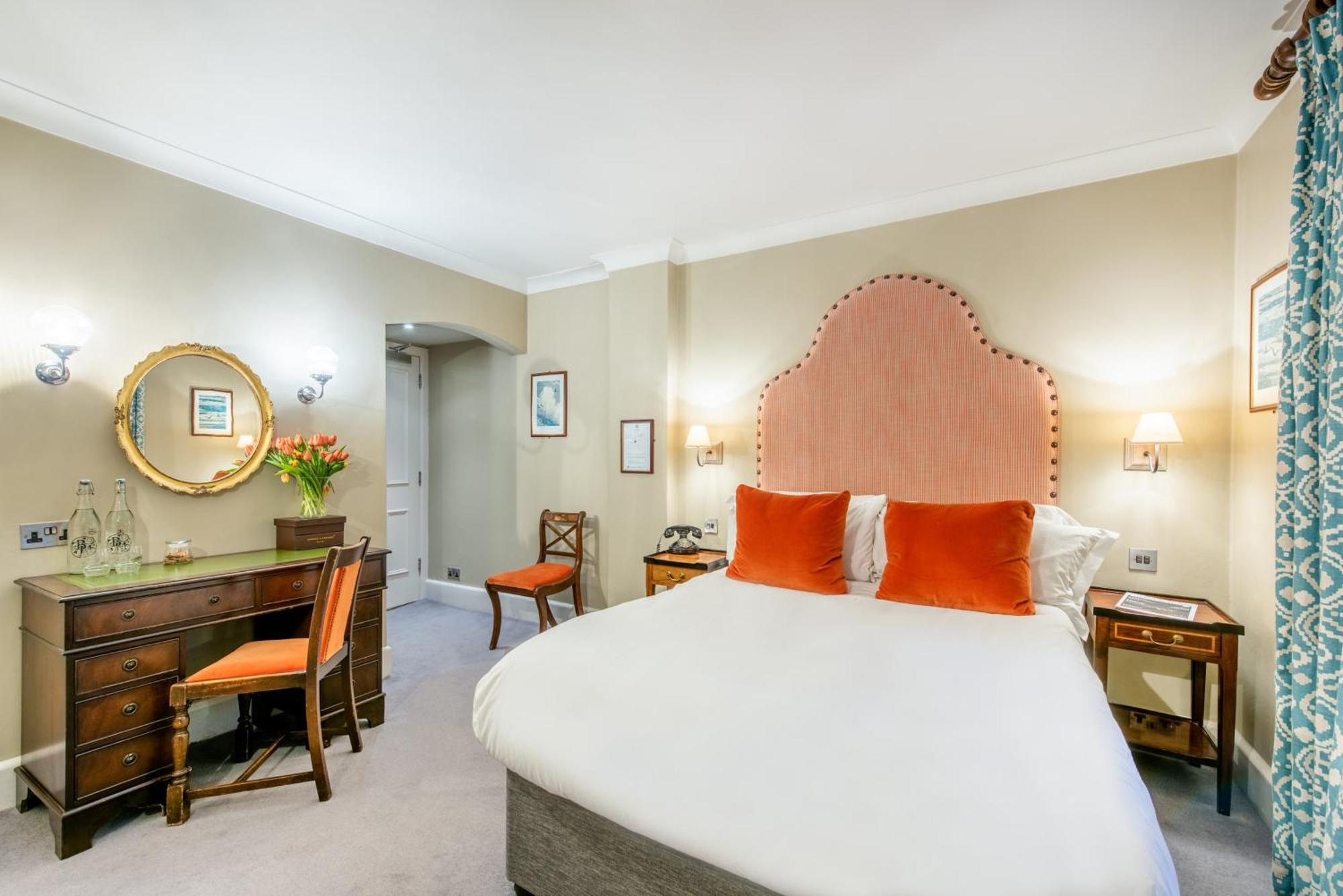 Отель Burley Manor Экстерьер фото